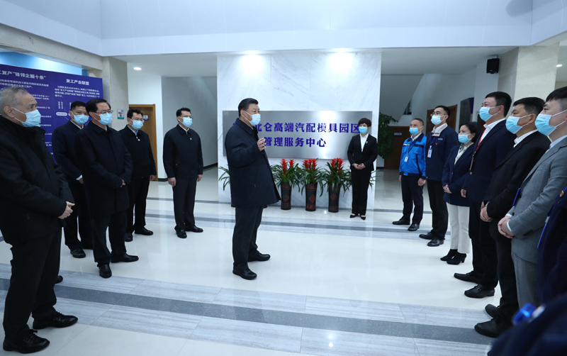 3月29日至4月1日，中共中央總書記、國家主席、中央軍委主席習近平在浙江考察。這是3月29日，習近平在寧波北侖大碶高端汽配模具園區(qū)管理服務(wù)中心，同園區(qū)管理人員、中小企業(yè)負責人代表、外地返浙員工代表等親切交流。