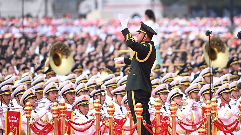 軍樂團(tuán)在演奏