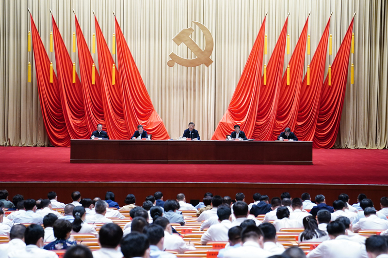 　　9月1日，2021年秋季學(xué)期中央黨校（國家行政學(xué)院）中青年干部培訓(xùn)班在中央黨校開班。中共中央總書記、國家主席、中央軍委主席習(xí)近平在開班式上發(fā)表重要講話。新華社記者 翟健嵐 攝