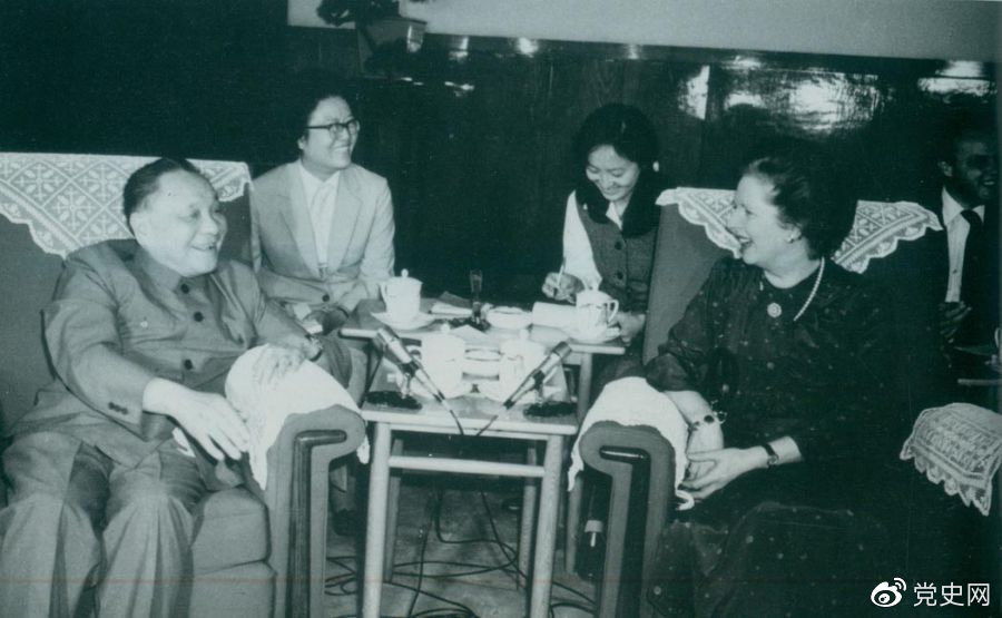 1982年9月24日，鄧小平會(huì)見英國首相撒切爾夫人。
