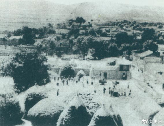 甘肅通渭縣榜羅鎮(zhèn)。1935年9月27日，中共中央政治局在這里決定將紅軍長征的落腳點放在陜北。